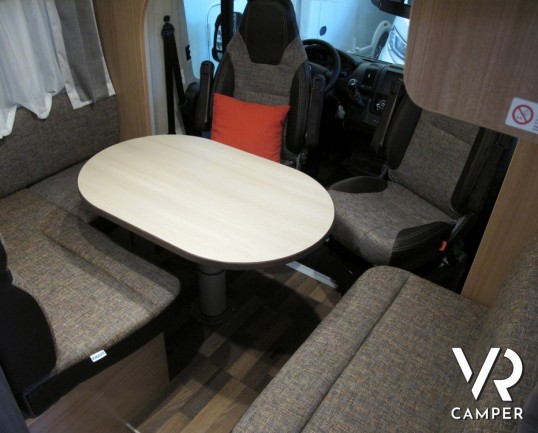 Knaus Sky Wave 650 MG: camper semintegrale nuovo Knaus a Torino con garage e letto basculante sotto i 7 metri di lunghezza.