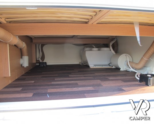 Knaus Sport 500 QDK: caravan nuova 6 posti, leggera per il traino con letti a castello, dinette e letto matrimoniale. Attrezzata con boiler e stufa