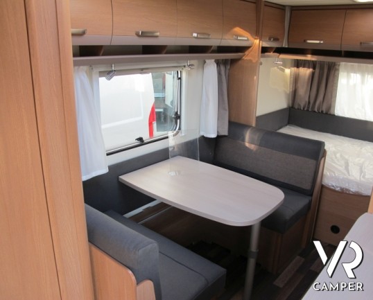 Knaus Sport 500 QDK: caravan nuova 6 posti, leggera per il traino con letti a castello, dinette e letto matrimoniale. Attrezzata con boiler e stufa