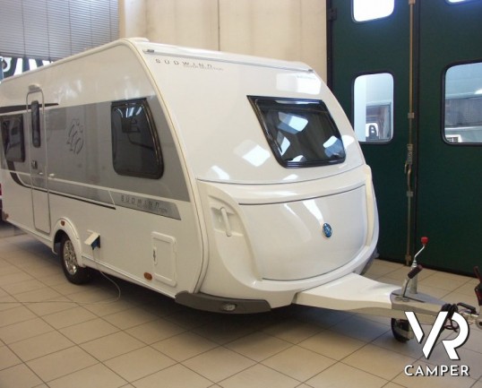 Knaus Sudwind 450 FU Silver Selection. elegantissima e luminosa caravan Knaus nuova a Torino con letto alla francese, dinette a ferro di cavallo.