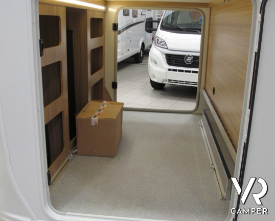 Knaus Sun-I 700 LG: maxi motorhome in patente C con letto matrimoniale posteriore, ampio bagno con doccia separata full optional.