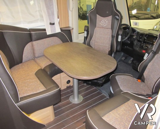 Knaus Sun-I 700 LG: maxi motorhome in patente C con letto matrimoniale posteriore, ampio bagno con doccia separata full optional.