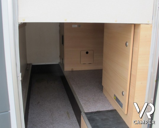 Knaus Van TI 550 MD: camper semintegrale usato di altissima qualità con garage posteriore, ottima dinette interna.