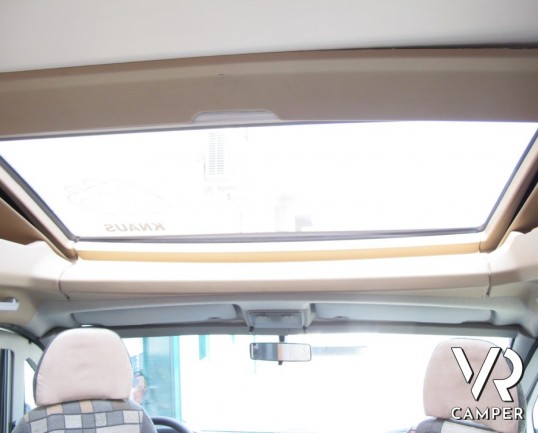 Knaus Van TI 550 MD: camper semintegrale usato di altissima qualità con garage posteriore, ottima dinette interna.