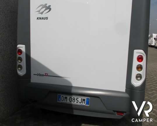 Knaus Van TI 550 MD: camper semintegrale usato di altissima qualità con garage posteriore, ottima dinette interna.