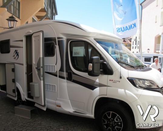 Knaus Van TI 550: semintegrale comodo per 2 persone, sotto i 6 metri di lunghezza con letto matrimoniale in coda e garage