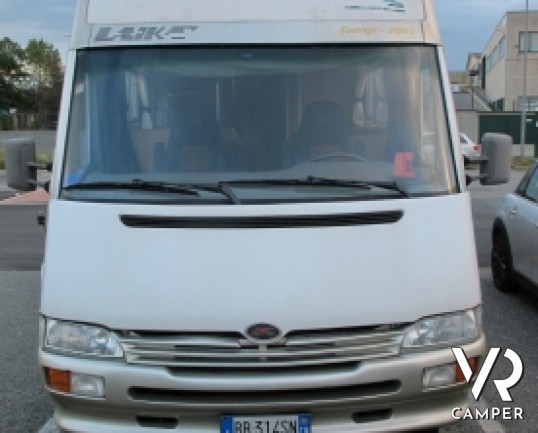 Laika Ecovip 200I: camper motorhome Laika usato con 7 posti letto, 5 posti omologati, doppia dinette, bagno con doccia separata e portamoto