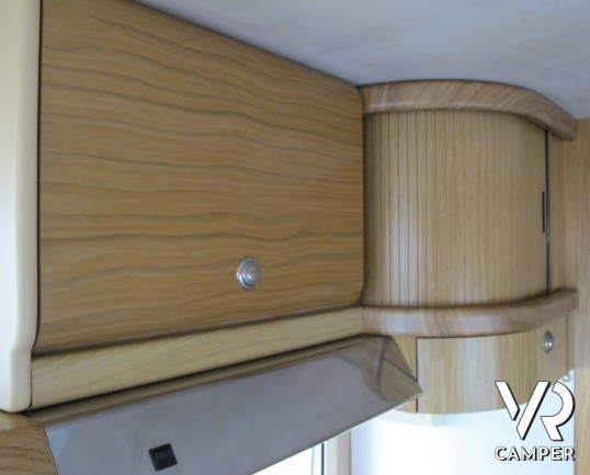 Laika Ecovip 3: camper mansardato occasione 6 posti letto e omologato su meccanica Ford Turbo con idroguida