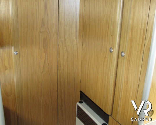 Laika Ecovip 3: camper mansardato occasione 6 posti letto e omologato su meccanica Ford Turbo con idroguida