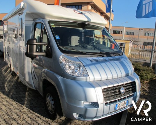 LMC Tec Rotec 682 TI: camper semintegrale usato con letti gemelli posteriori e garage. Ottimo per la coppia con un figlio o un nipote.