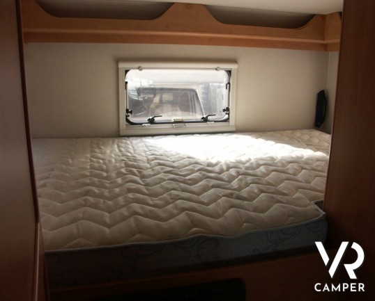 McLouis Gleen 364 G: camper usato semintegrale in vendita in Piemonte con garanzie del concessionario. Garage e 6 posti omologati.