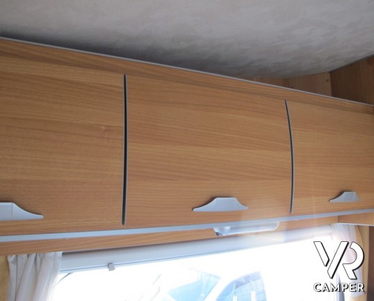 McLouis Gleen 214: camper mansardato usato con letti a castello posteriori, 6 posti omologato e molto accessoriato.