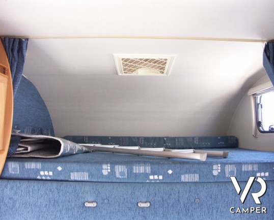 MC Louis Gleen 560w: camper usato mansardato 7 posti letto, doppia dinette, doccia separata, letti a castello, in ottime condizioni.