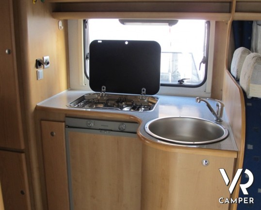 McLouis Tandy 630 garage: camper mansardato usato con garage e portamoto, 6 posti letto.