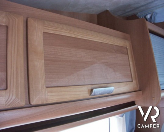 Miller Illinois State: camper usato recente mansardato con i letti a castello in coda e garage.