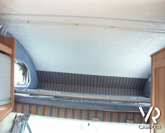 Miller Illinois State: camper usato recente mansardato con i letti a castello in coda e garage.