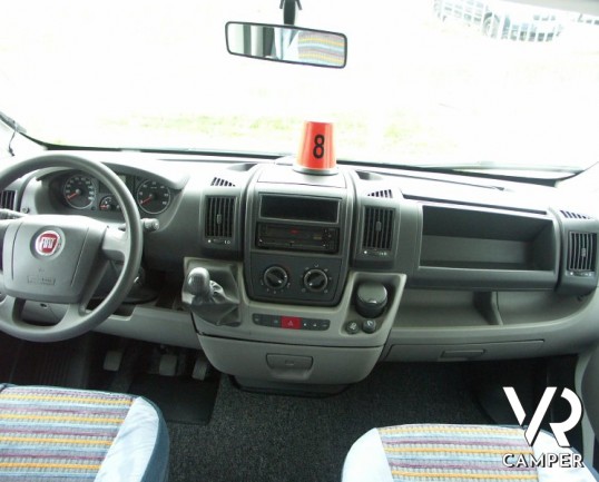 Miller Illinois State: camper usato recente mansardato con i letti a castello in coda e garage.