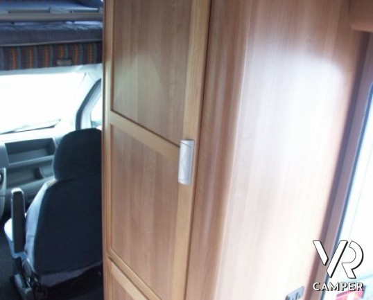 Miller Illinois State: camper usato recente mansardato con i letti a castello in coda e garage.