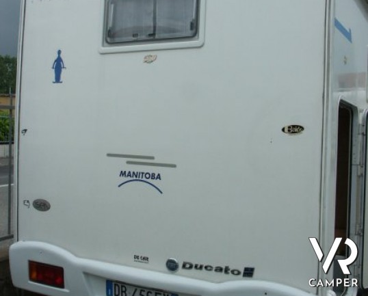 Miller Manitoba: camper semintegrale usato con garage di piccole dimensioni, perfetto per visitare anche i borghi più piccoli d'Italia.