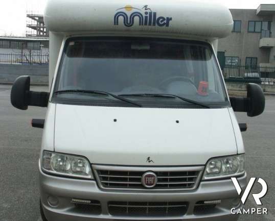 Miller Oklahoma: camper semintegrale usato con letto alla francese in ottime condizioni. In vendita a Torino.