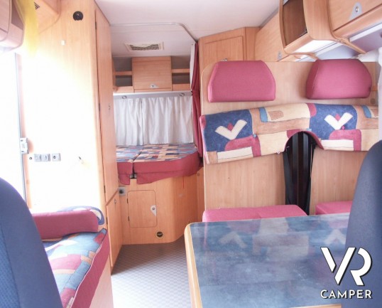 Miller Oklahoma: camper semintegrale usato con letto alla francese in ottime condizioni. In vendita a Torino.