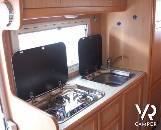 Mirage 685 garage: camper usato mansardato a Torino con ampio garage, su meccanica Ducato Maxi e in ottime condizioni di utilizzo