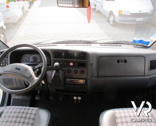 Mirage Alaska 6 VV: camper mansardato usato con letti a castello posteriori, 6 posti letto e 6 omologati, ottimo per la famiglia alla prima esperienza