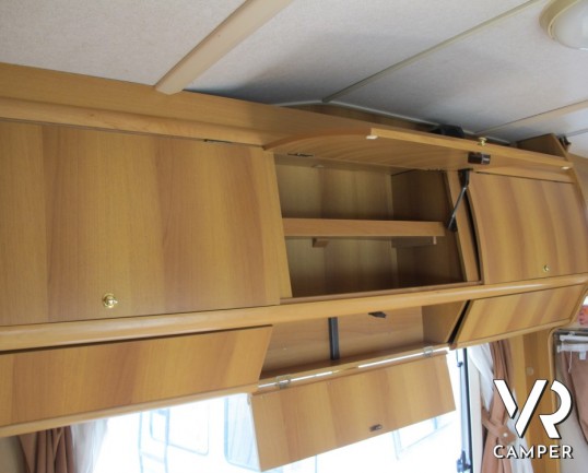 Mirage Alaska 6 VV: camper mansardato usato con letti a castello posteriori, 6 posti letto e 6 omologati, ottimo per la famiglia alla prima esperienza