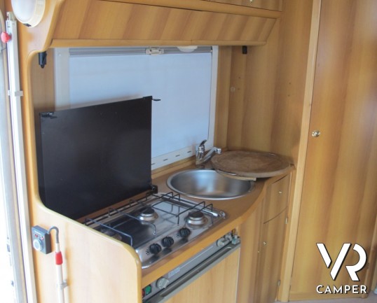 Mirage Alaska 6 VV: camper mansardato usato con letti a castello posteriori, 6 posti letto e 6 omologati, ottimo per la famiglia alla prima esperienza