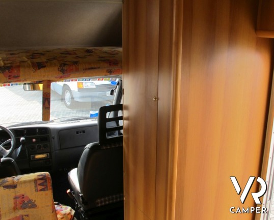 Mirage Alaska 6 VV: camper mansardato usato con letti a castello posteriori, 6 posti letto e 6 omologati, ottimo per la famiglia alla prima esperienza