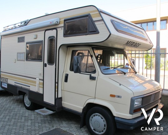 Mirage Family 355: camper in ottime condizioni di utilizzo per prima esperienza. Materiali di pregio e robusto nella struttura.