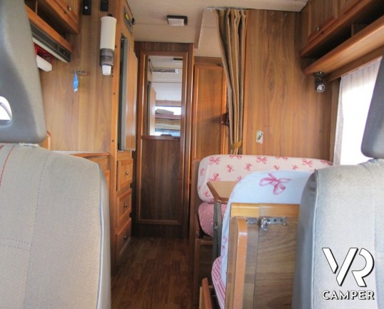 Mirage Family 355: camper in ottime condizioni di utilizzo per prima esperienza. Materiali di pregio e robusto nella struttura.