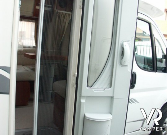 MOBILVETTA KEA 87P - camper usato a torino, semintegrale con garage, occasione camper