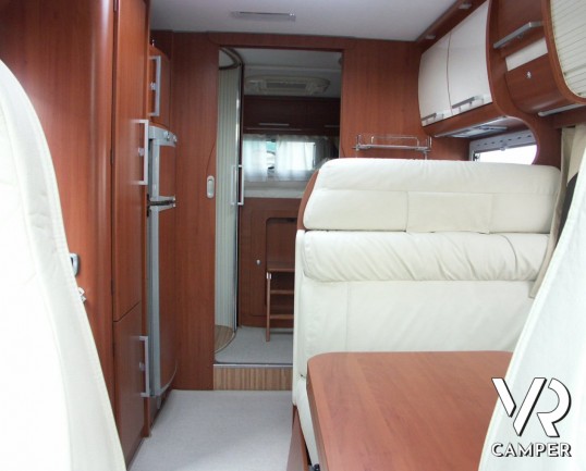 MOBILVETTA KEA 87P - camper usato a torino, semintegrale con garage, occasione camper