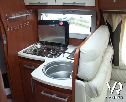 MOBILVETTA KEA 87P - camper usato a torino, semintegrale con garage, occasione camper