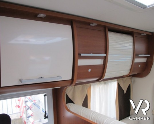 Mobilvetta Kea P87: camperusato semintegrale con letto posteriore in coda e garage, bogno e doccia separati, in ottimo stato d'uso