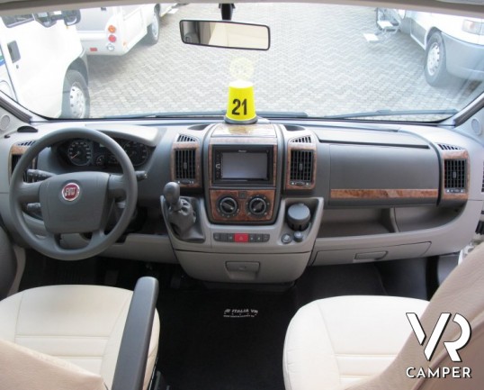 Mobilvetta Kea P87: camperusato semintegrale con letto posteriore in coda e garage, bogno e doccia separati, in ottimo stato d'uso