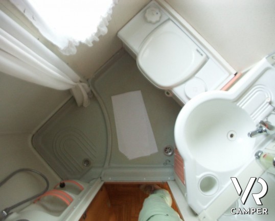 mobilvetta top drive 70 garage, mansardato con grande garage su meccanica iveco