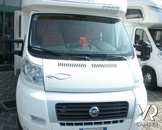 Moncayo Mediterraneo 735: semintegrale usato a Torino, recente con letto alla francese.