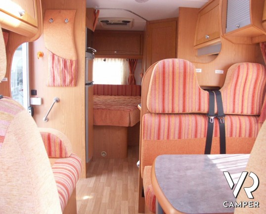 Moncayo Mediterraneo 735: semintegrale usato a Torino, recente con letto alla francese.