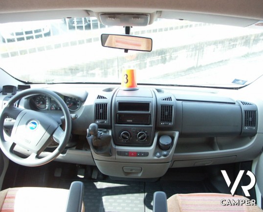 Moncayo Mediterraneo 735: semintegrale usato a Torino, recente con letto alla francese.