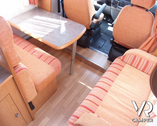 Moncayo Mediterraneo 735: semintegrale usato a Torino, recente con letto alla francese.