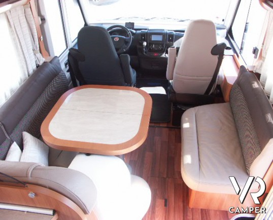 Hymer B 798 SL: motorhome Hymer nuovo doppio asse su meccanica Fiat e letto centrale nautico sul posteriore