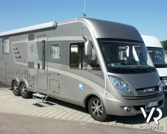 Hymer B 798 SL: motorhome Hymer nuovo doppio asse su meccanica Fiat e letto centrale nautico sul posteriore