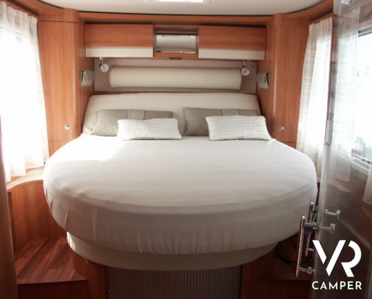 Hymer B 798 SL: motorhome Hymer nuovo doppio asse su meccanica Fiat e letto centrale nautico sul posteriore