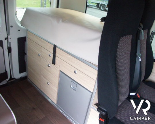 Hymer Car Sydney: furgone attrezzato di piccole dimensioni, adatto per l'utilizzo di tutti i giorni