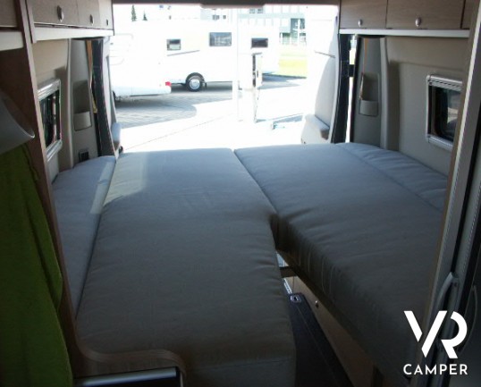 Hymer Car Yellowstone: camper puro furgonato 4 posti con letto a soffietto sul tetto, su meccanica Fiat Ducato