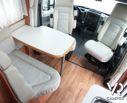 Hymer ML-T 580: semintegrale su mercedes con letti gemelli posteriori e garage