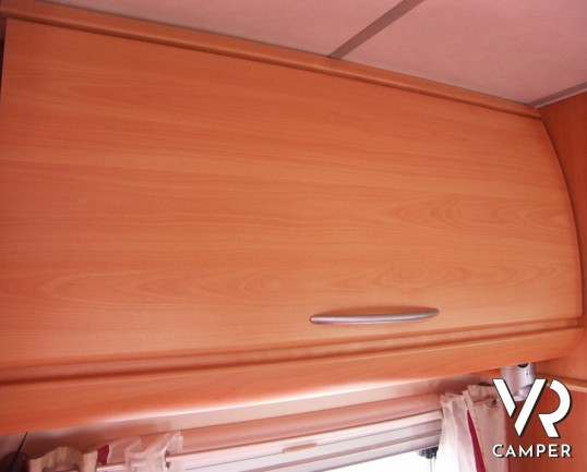 Pilote Reference: camper semintegrale usato con garage, letto matrimoniale, doccia separata e ben accessoriato.