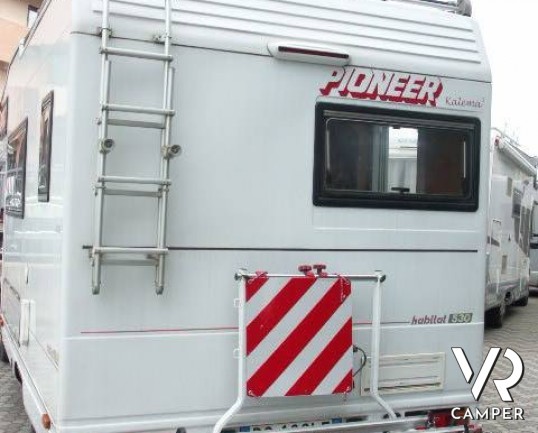 PIONEER HABITAT 530: mansardato piccolo e compatto, occasione camper usato in vetroresina.